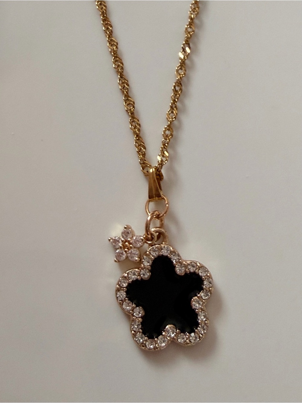 Clover necklace